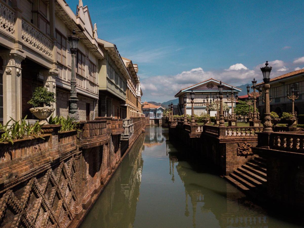 Hotel Las Casas Filipinas De Acuzar à Bagac Extérieur photo