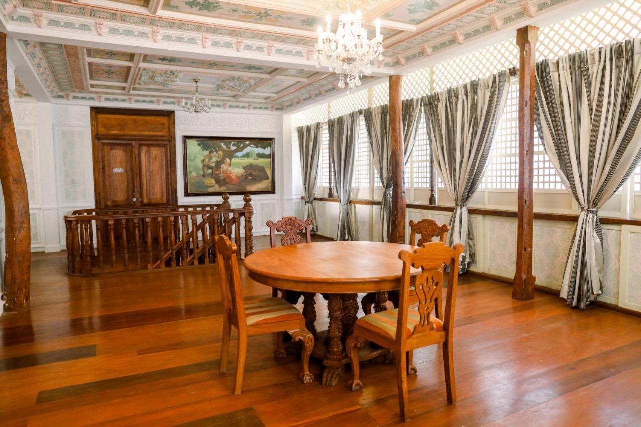 Las Casas Filipinas De Acuzar Bagac Extérieur photo