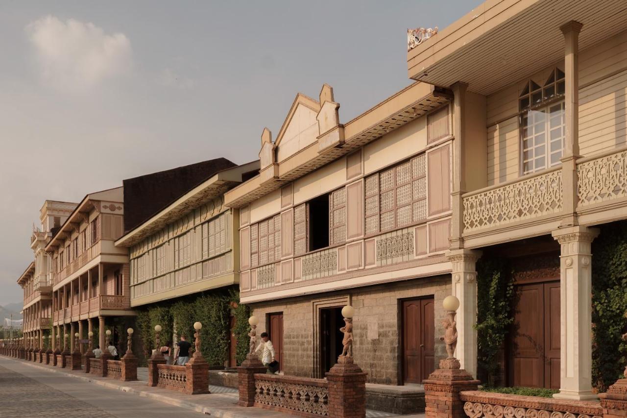 Las Casas Filipinas De Acuzar Bagac Extérieur photo