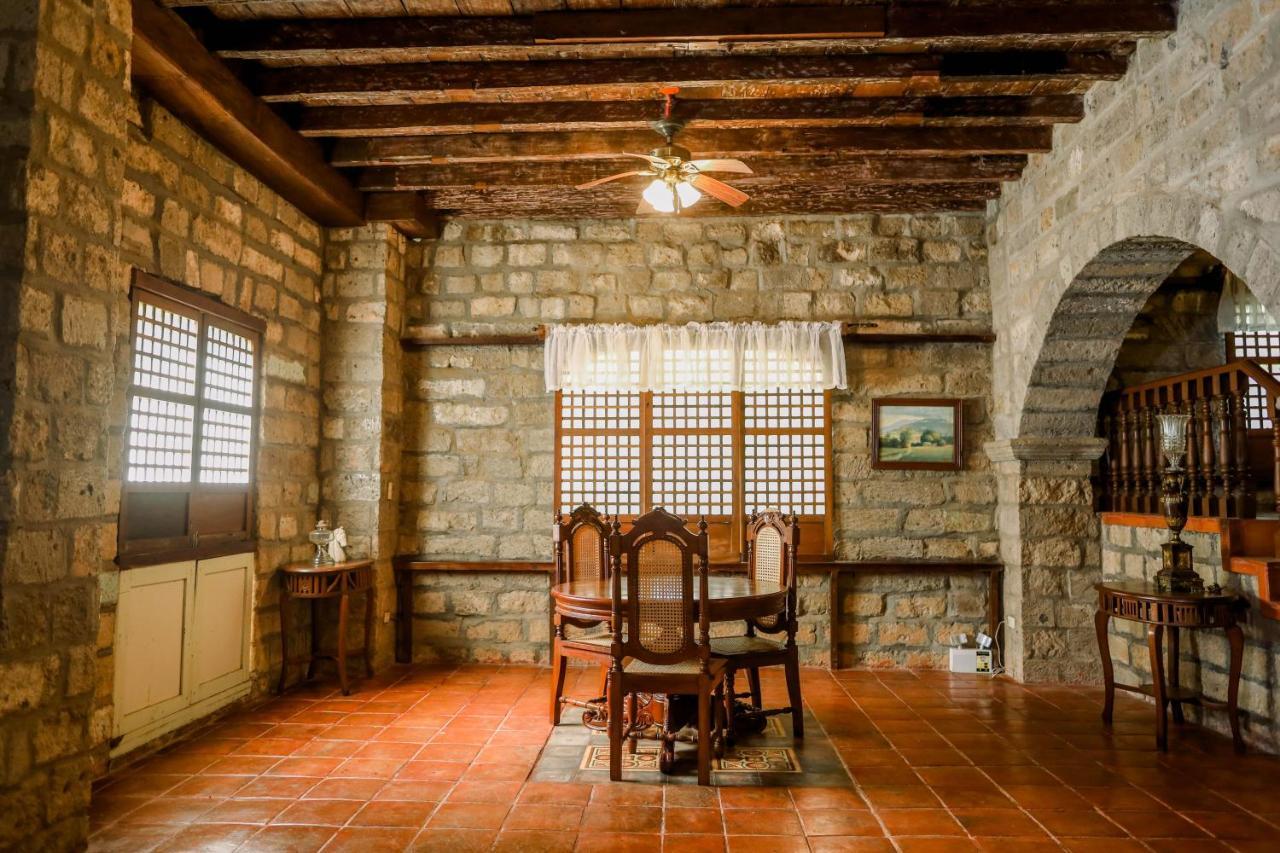 Las Casas Filipinas De Acuzar Bagac Extérieur photo
