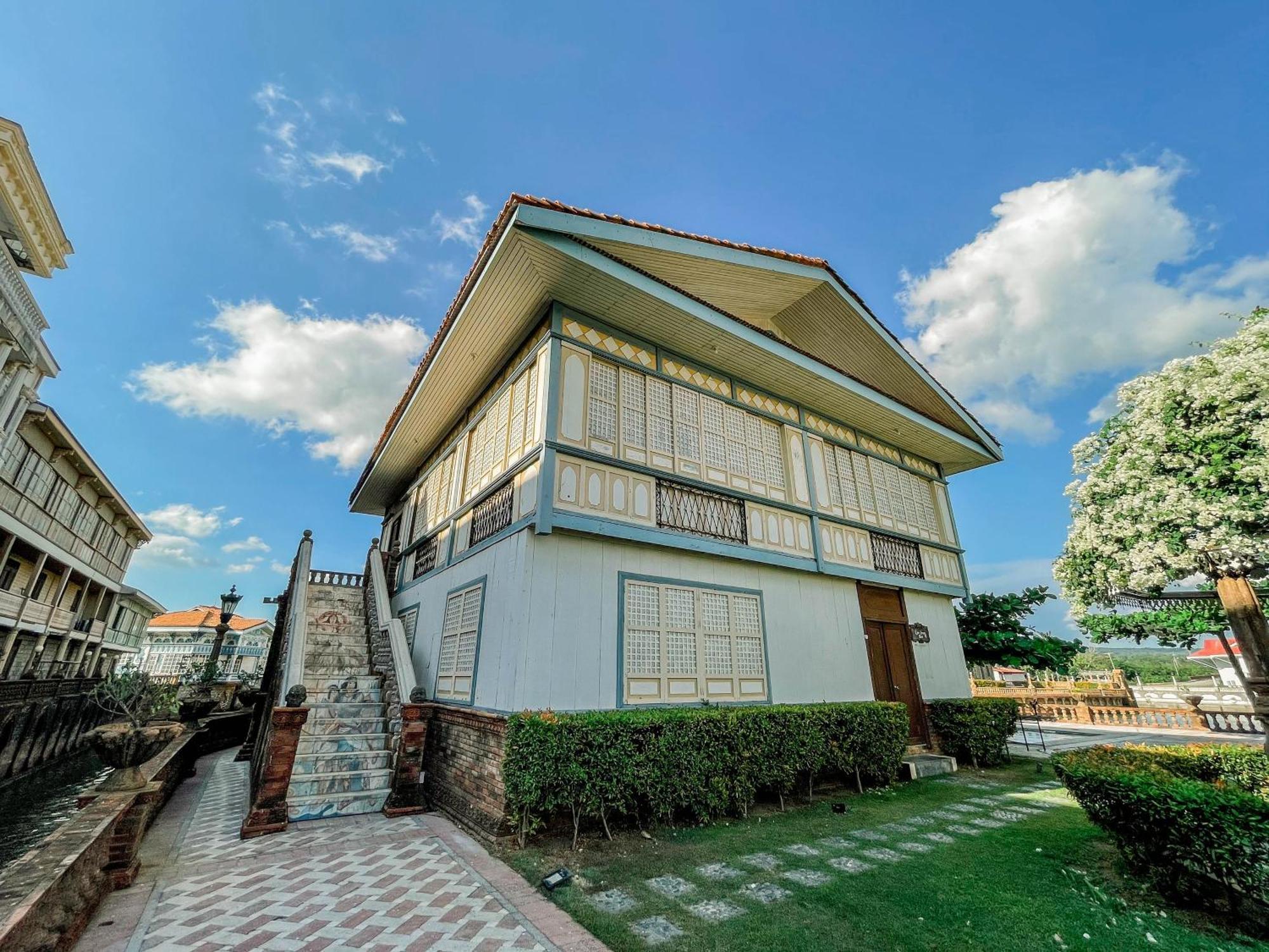 Las Casas Filipinas De Acuzar Bagac Extérieur photo